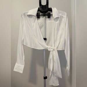 Etiquette boutique Chic White Tie-Front Blouse